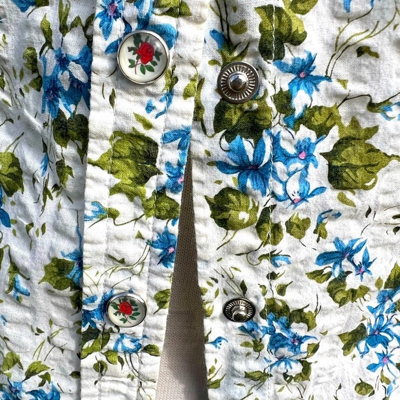 Nine & Company Vintage Floral 🌹 Button-Up Shirt - Picture 3 of 8